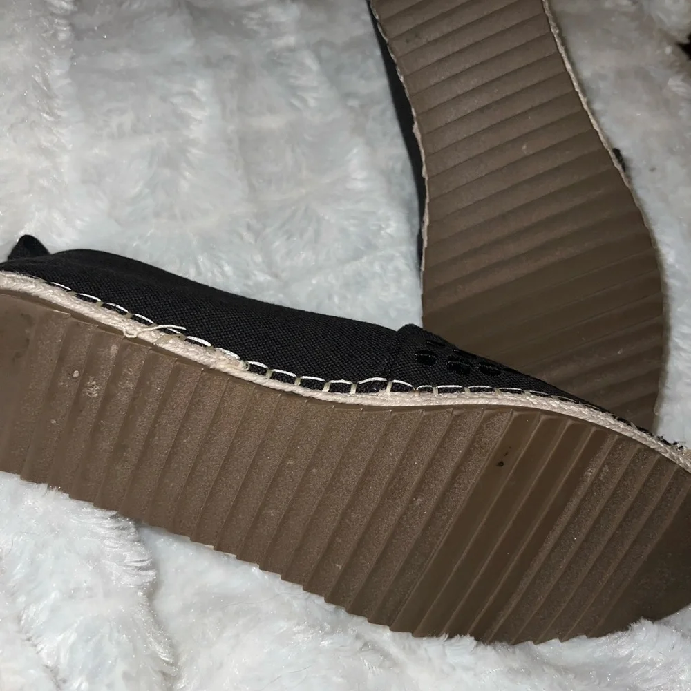 Tommy Bahama Selena Black and Cream Espadrilles